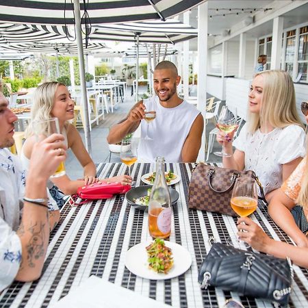 Cottesloe Beach Hotel Перт Экстерьер фото