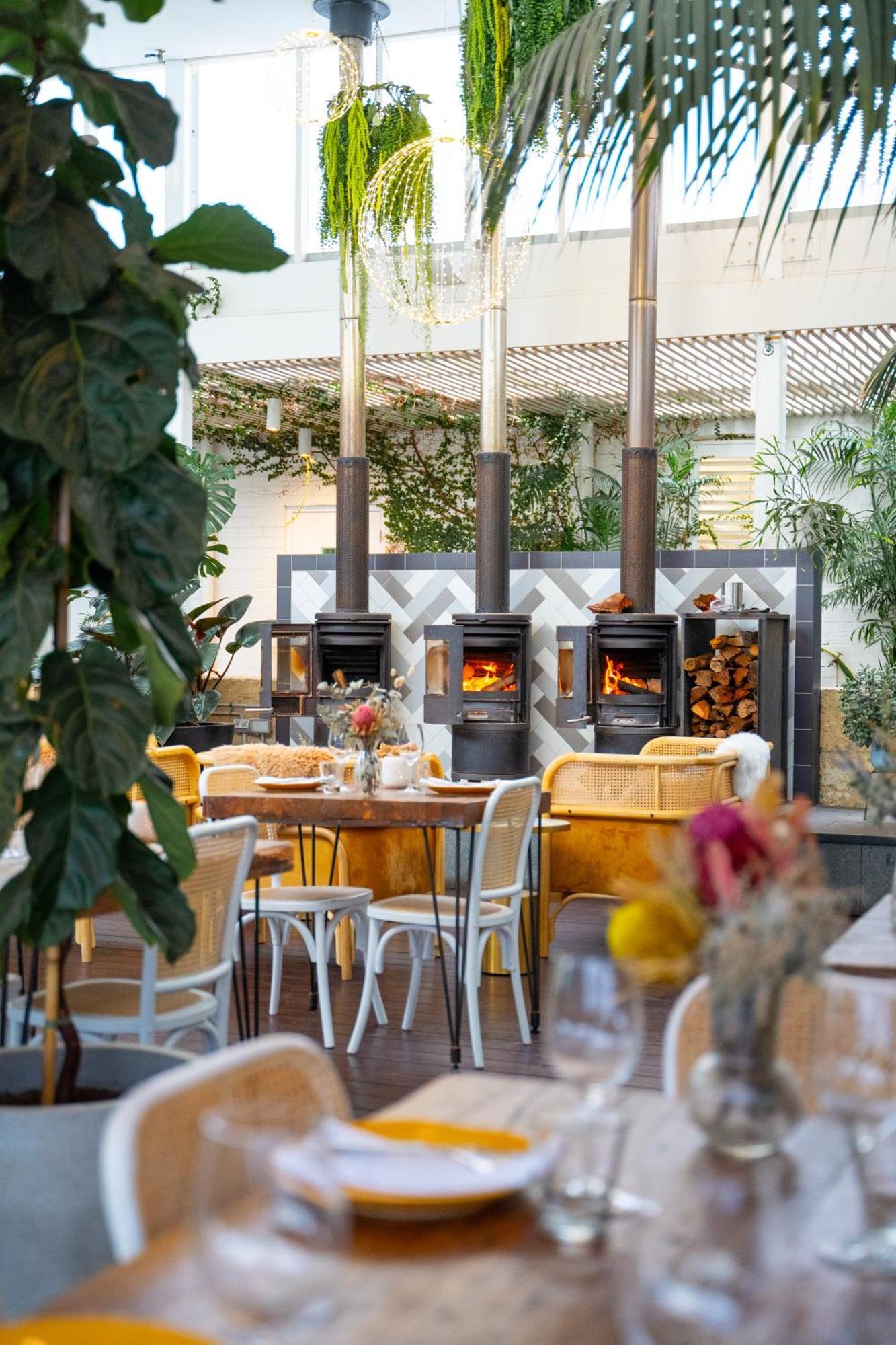 Cottesloe Beach Hotel Перт Экстерьер фото