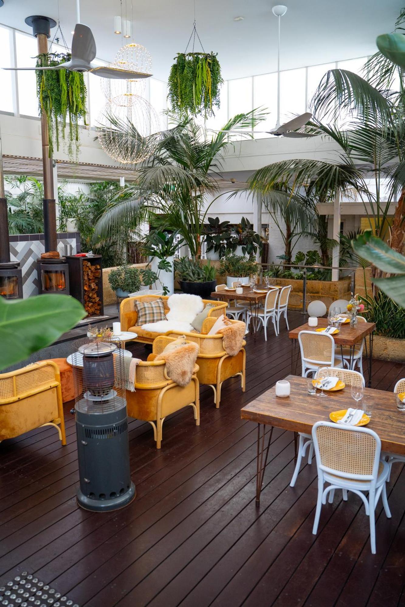 Cottesloe Beach Hotel Перт Экстерьер фото