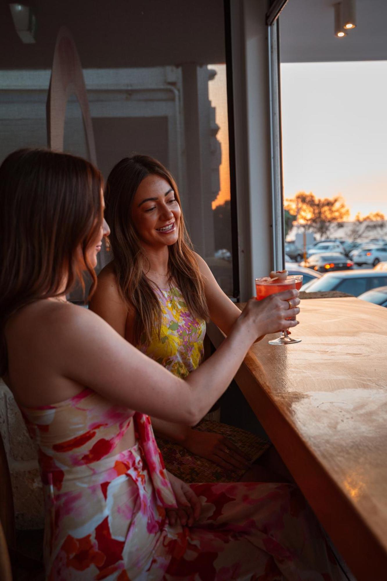 Cottesloe Beach Hotel Перт Экстерьер фото