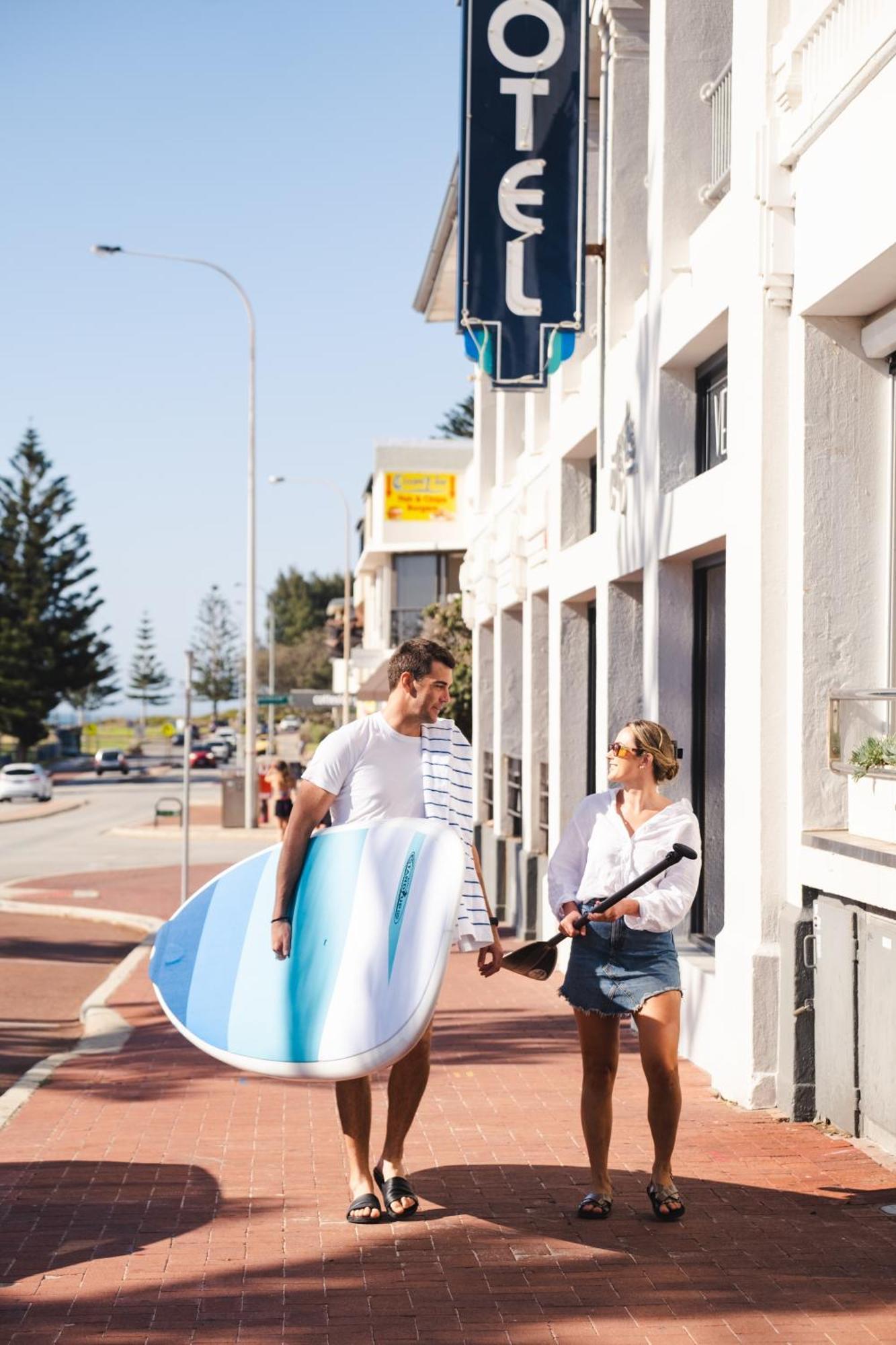 Cottesloe Beach Hotel Перт Экстерьер фото