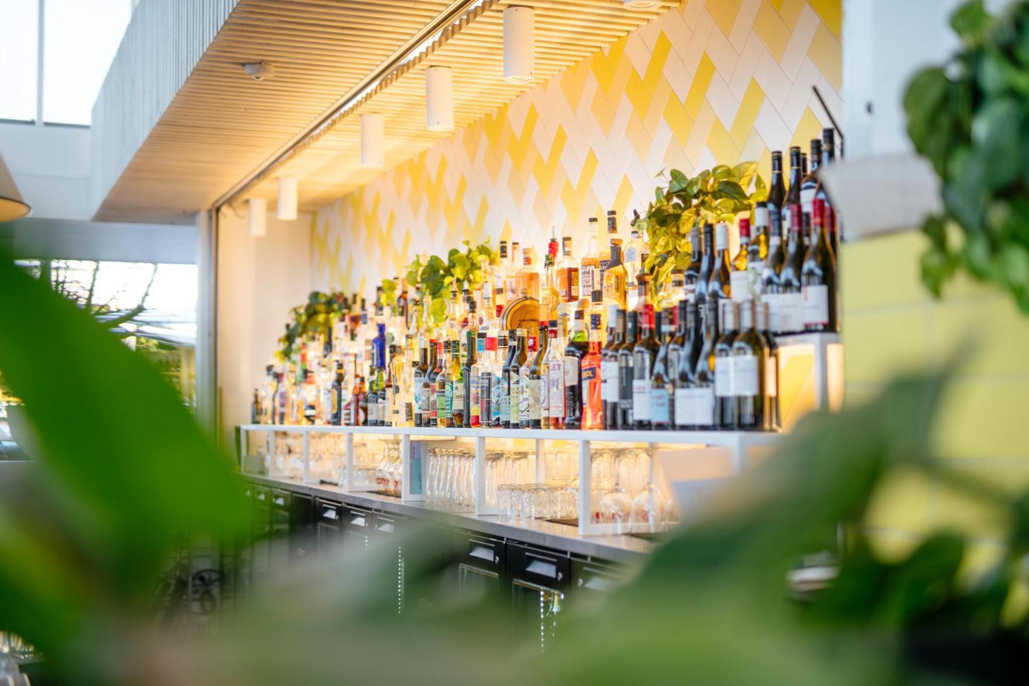 Cottesloe Beach Hotel Перт Экстерьер фото